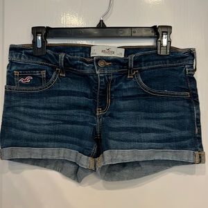 Hollister jean shorts 3” inseam, Sz 7, w28, dark wash, lo rise